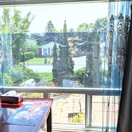 Renovated Cozy Bedroom With Private Washroom Toronto Luaran gambar