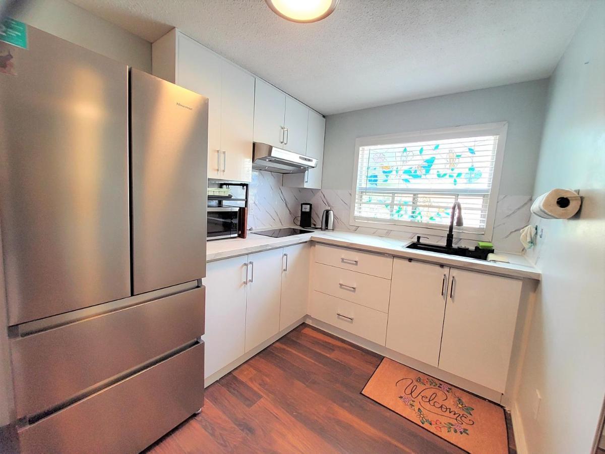 Renovated Cozy Bedroom With Private Washroom Toronto Luaran gambar