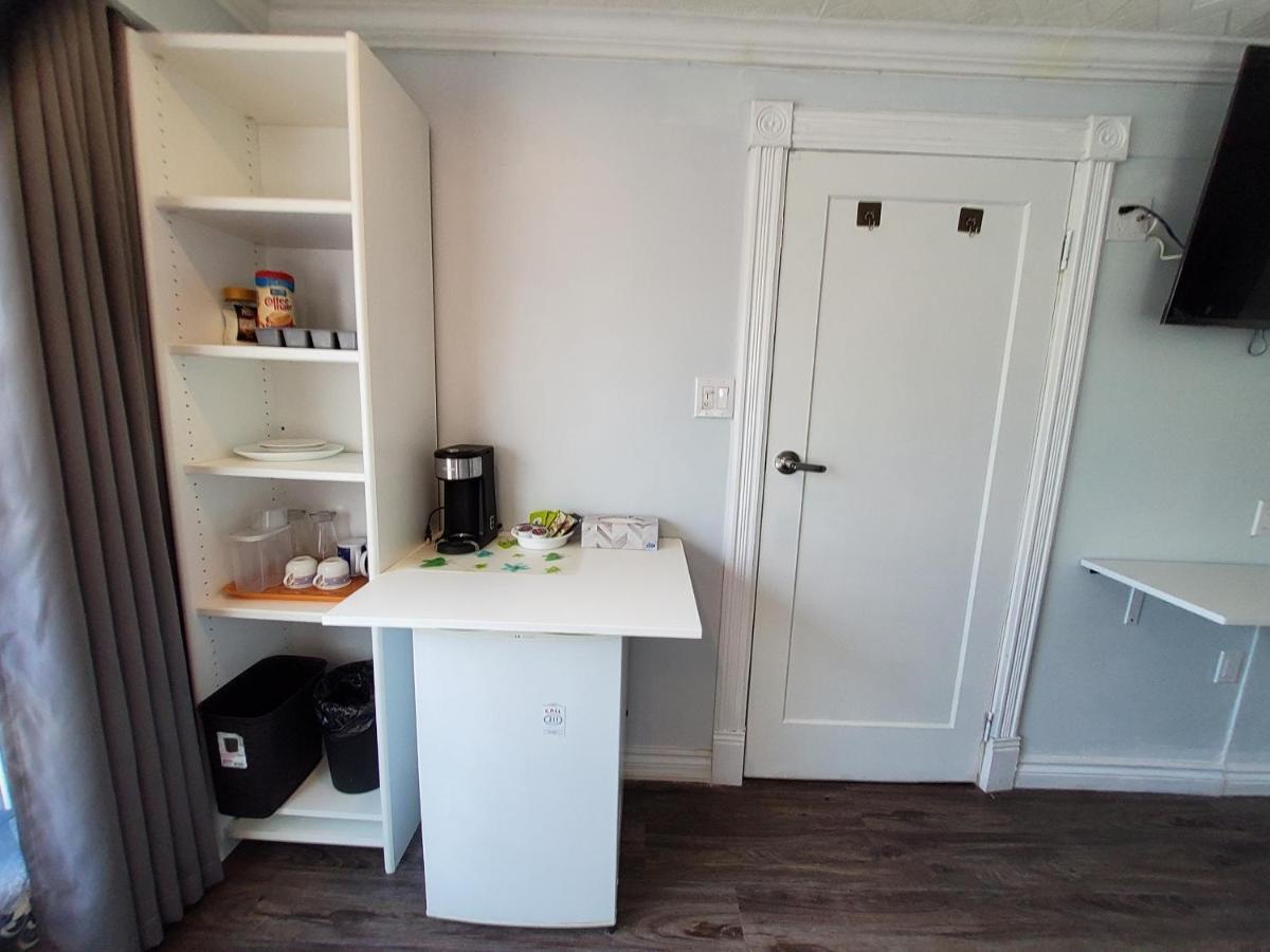 Renovated Cozy Bedroom With Private Washroom Toronto Luaran gambar